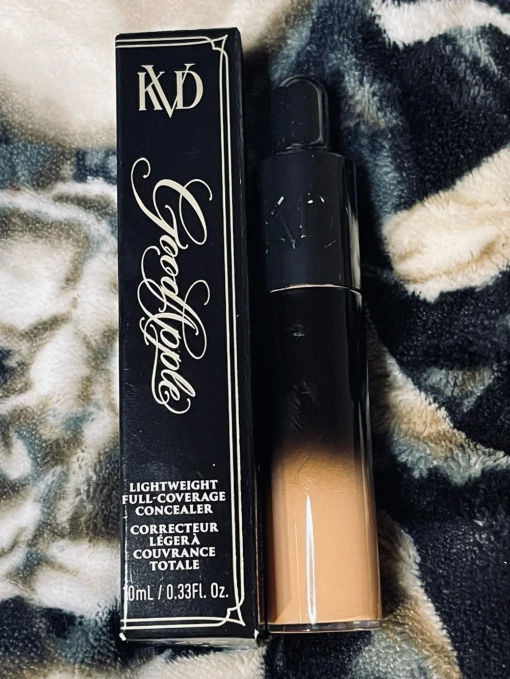 KVD Medium 126 Good Apple Lightweight Full Coverage Concealer